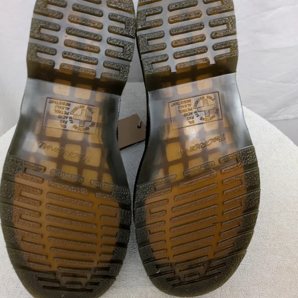 Dr. Martens 1460 Smooth Leather Black 8 Eye Boots Women’s US 9 / Men’s US 8 NEW - Picture 5 of 9